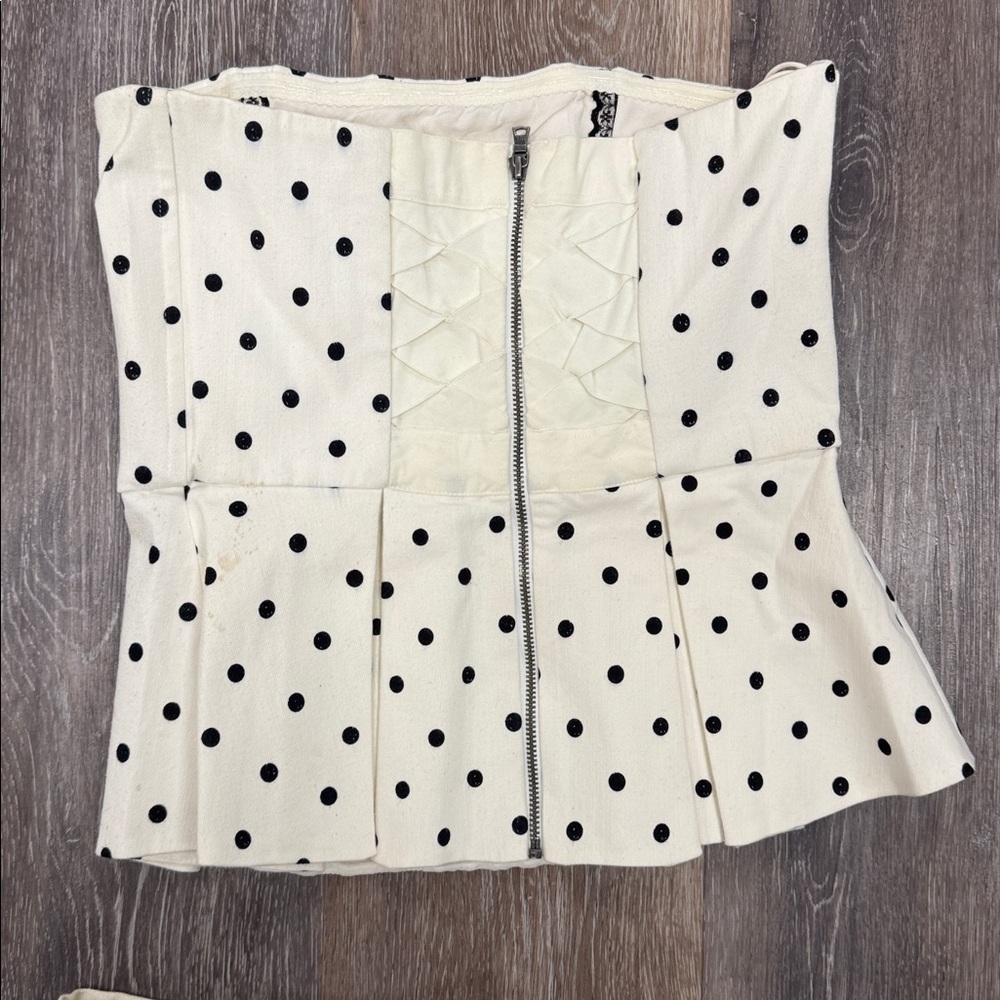 Alice + Olivia Cream and Black Polka Dot set - Picture 3 of 9